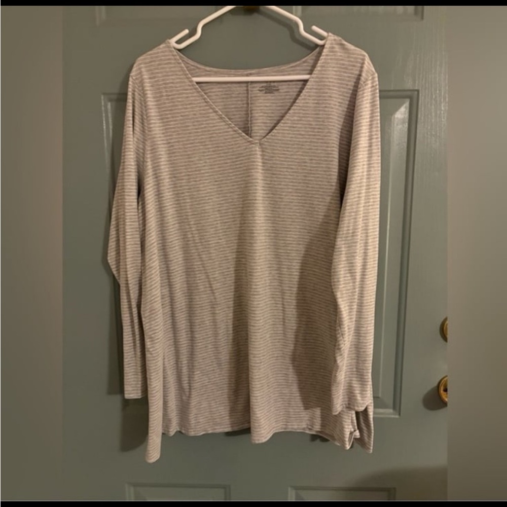 Closet Cleanout—Priced to Move Plus Size Tee Bundle 2 Casual Tops 22/24